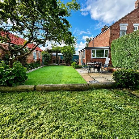 Luxury Isla Cottages, Bourne! Dog-Friendly, Countryside Views, Garden, Parking, 5Mins Pubs - Family Holiday Экстерьер фото