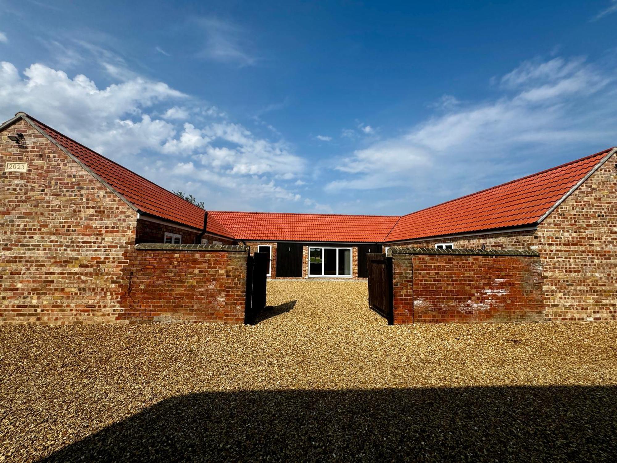 Luxury Isla Cottages, Bourne! Dog-Friendly, Countryside Views, Garden, Parking, 5Mins Pubs - Family Holiday Номер фото