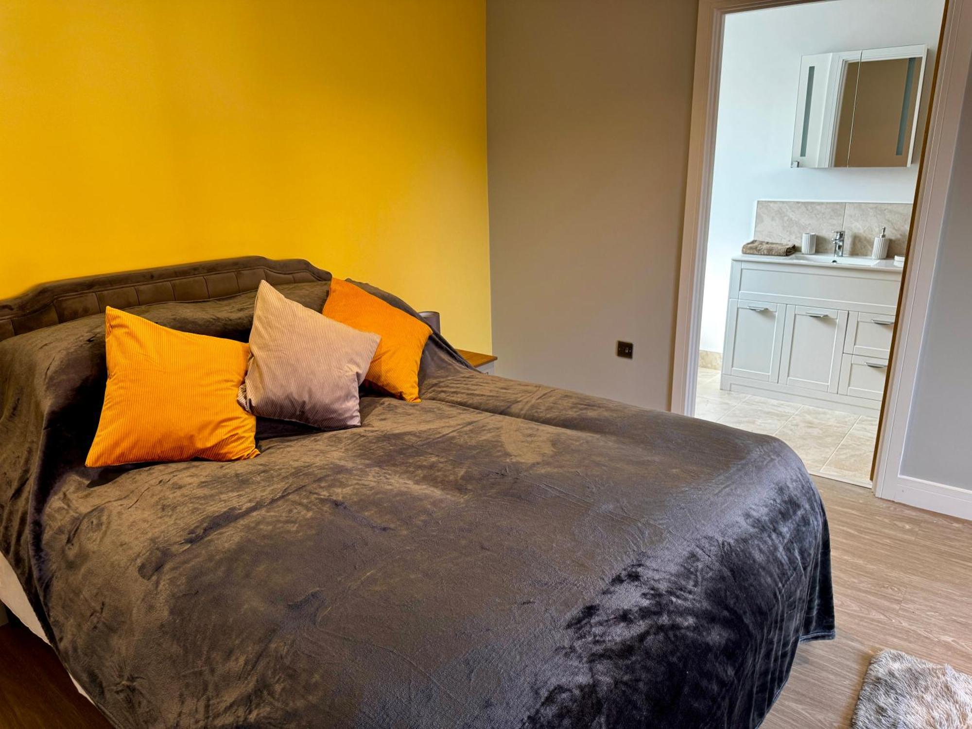 Luxury Isla Cottages, Bourne! Dog-Friendly, Countryside Views, Garden, Parking, 5Mins Pubs - Family Holiday Номер фото