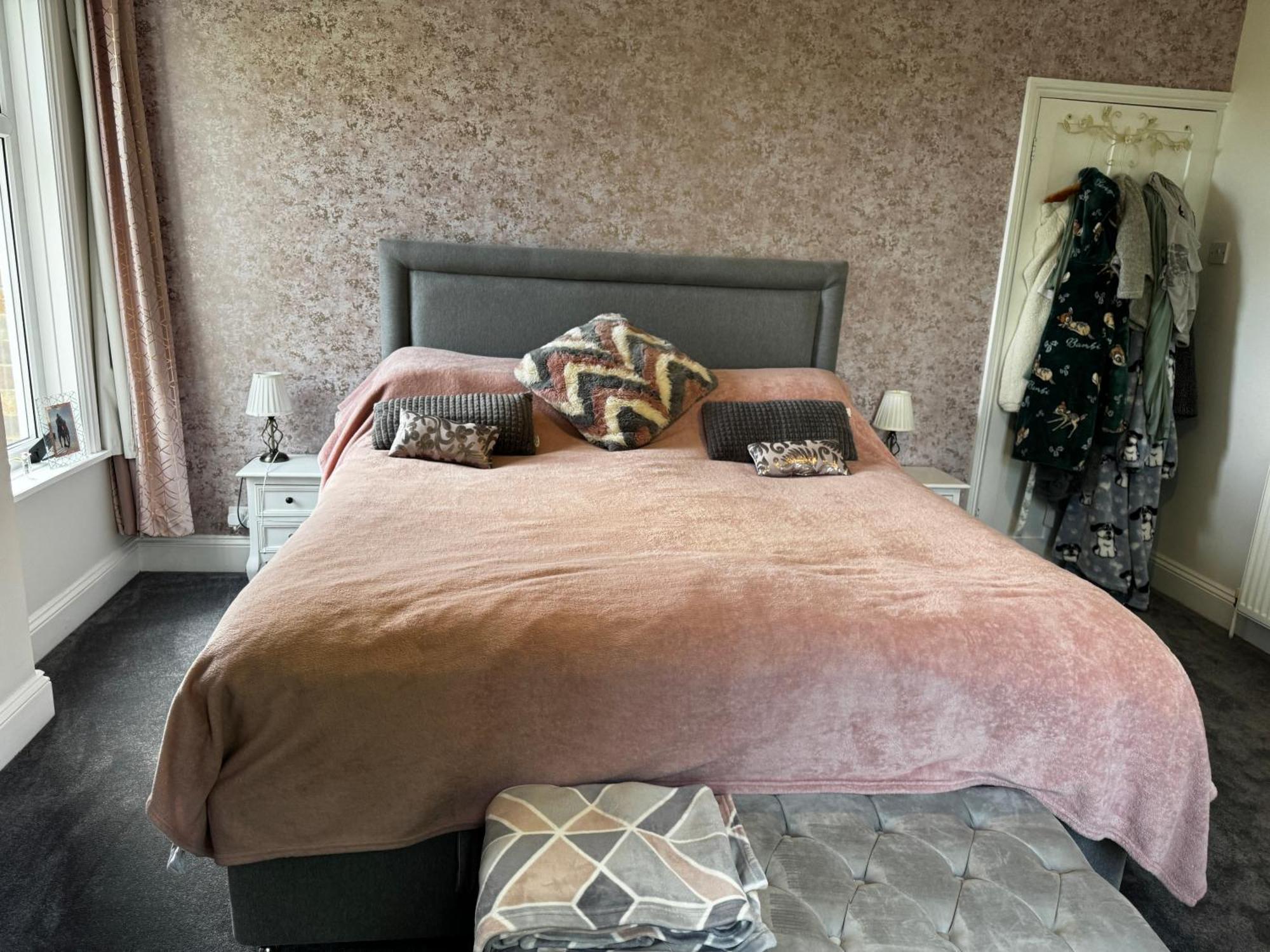 Luxury Isla Cottages, Bourne! Dog-Friendly, Countryside Views, Garden, Parking, 5Mins Pubs - Family Holiday Номер фото